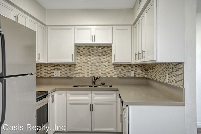 Building Photo - 1 br, 1 bath House - 605 S. Royal Crest Ci...
