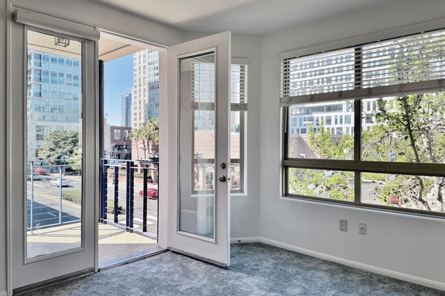 Building Photo - 235 Market St