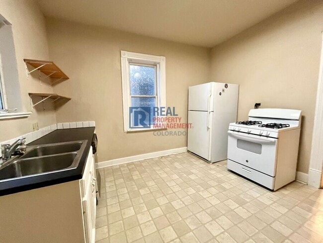 Building Photo - 1754 N Washington St