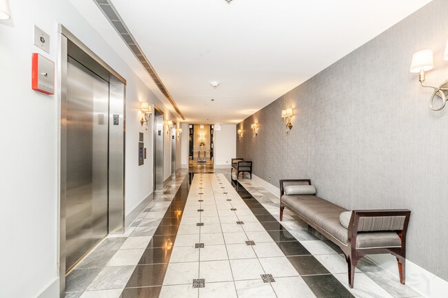 Building Photo - 70 W Huron St