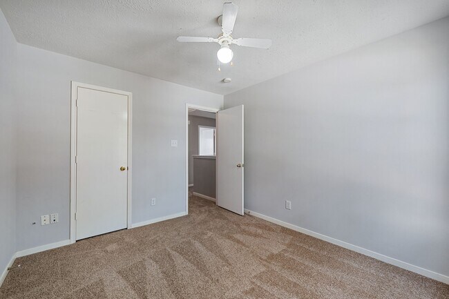 Building Photo - 22730 Tara Way Dr