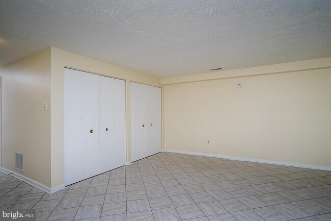 Building Photo - 7746 Patuxent Oak Ct