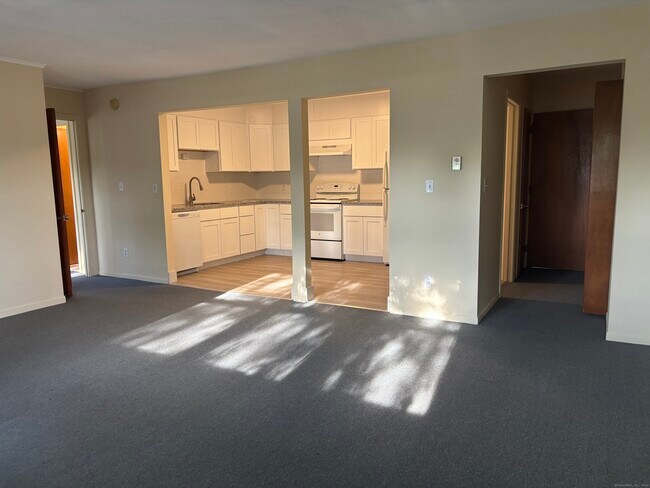 Building Photo - 986 Whalley Ave