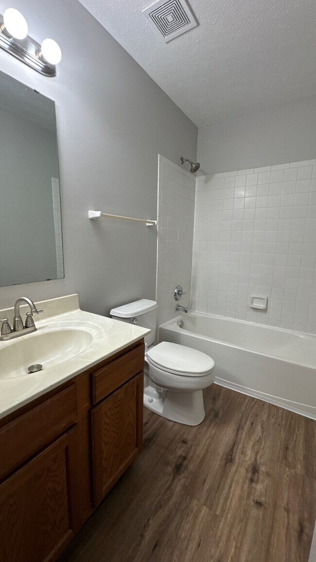 Building Photo - 7421 Spring Run Dr