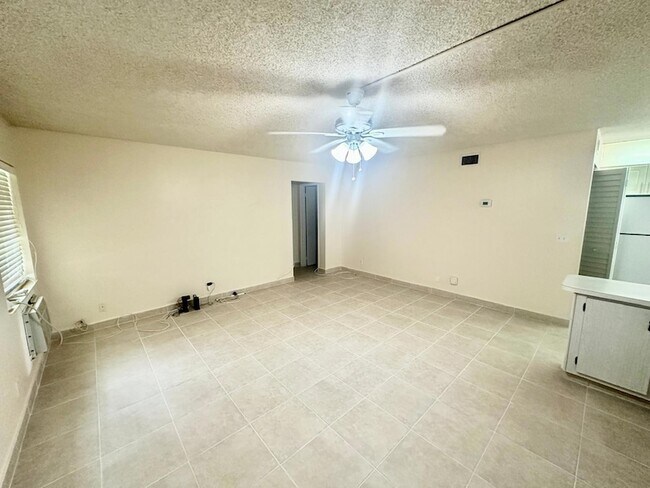 Building Photo - 5773 La Pinata Blvd