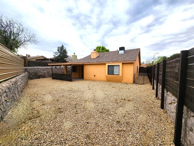 Building Photo - 3362 Highridge St