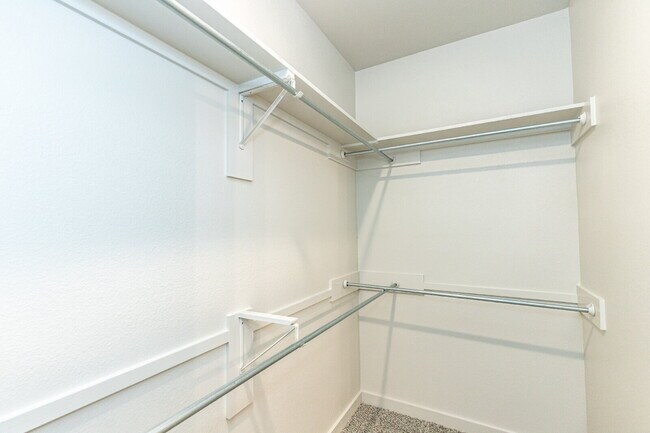 Building Photo - Iron Horse 2 bedroom 2 bathroom!