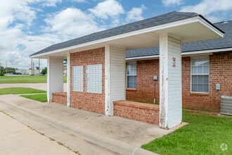 Building Photo - Wellsprings Studios-All Utilities Inlcuded