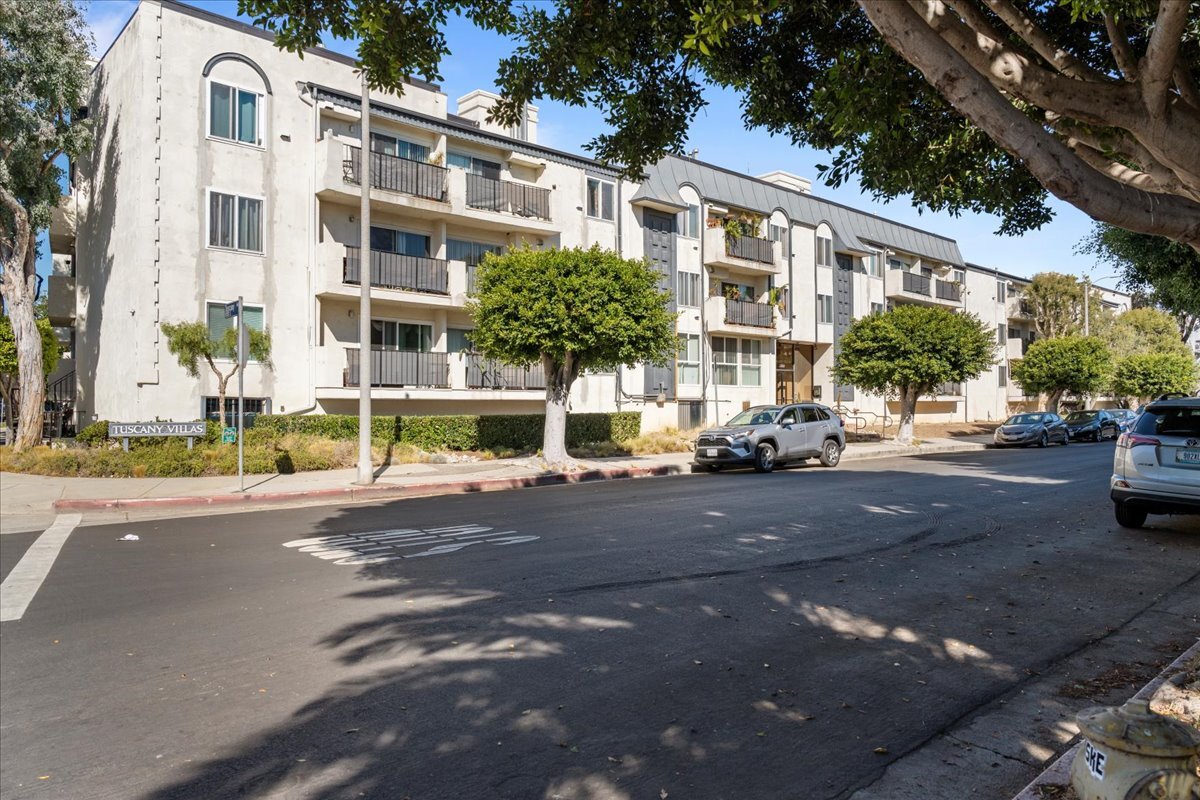Building Photo - 8163 Redlands St