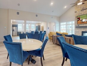 Building Photo - 1206 Hidden Oaks Dr