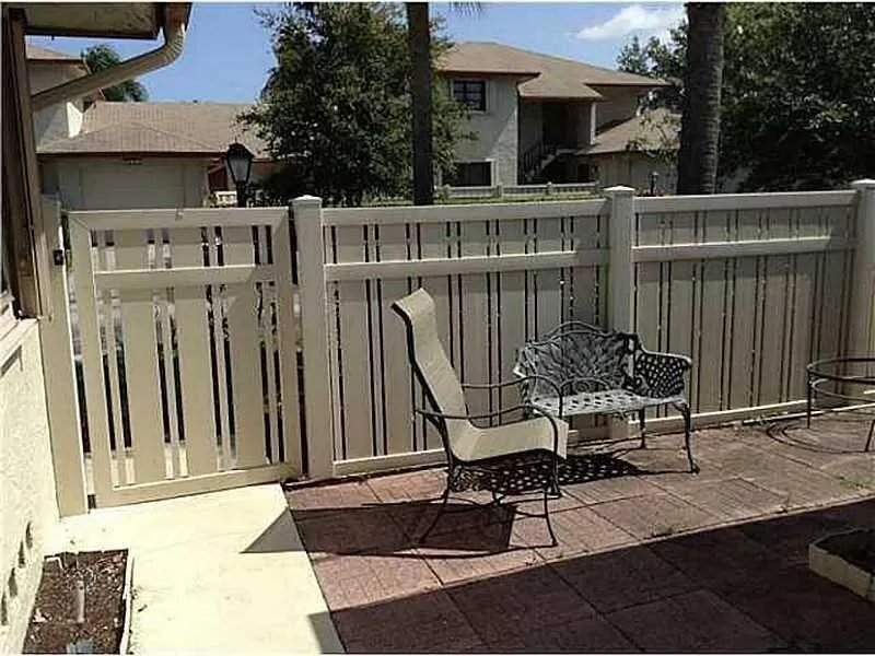 Building Photo - 1821 NE 40th Ct