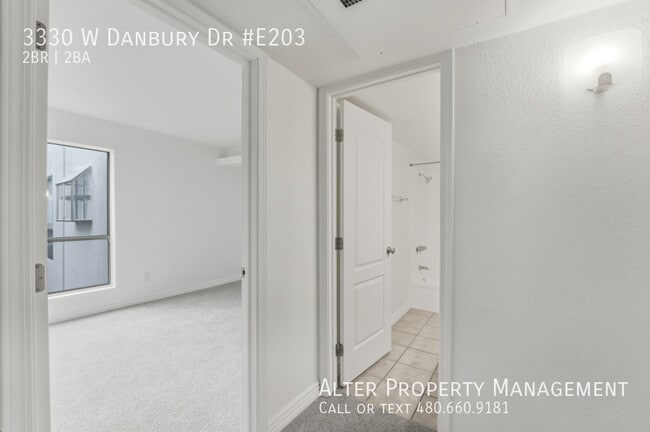 Building Photo - 3330 W Danbury Dr