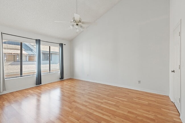 Building Photo - Your New Home Awaits