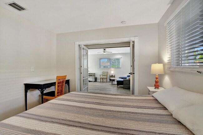 Building Photo - 3208 Marine Dr