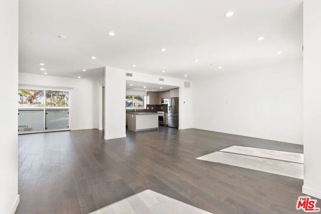 Building Photo - 849 N Alta Vista Blvd