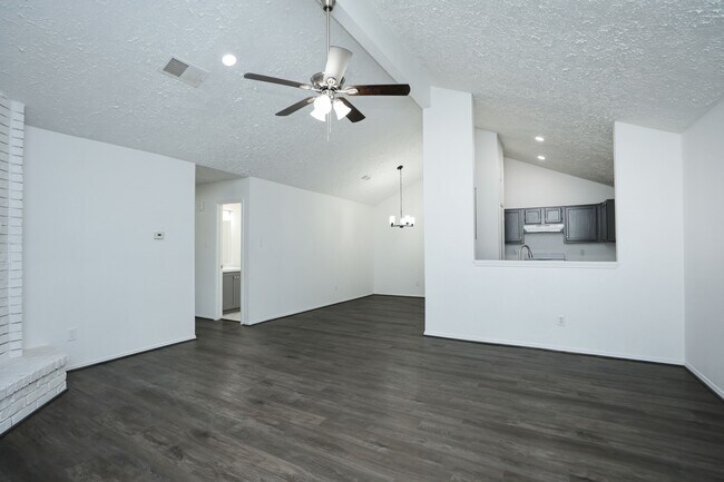 Building Photo - 19938 Laurel Trail Dr