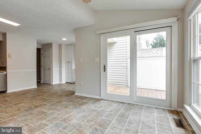 Building Photo - 8125 Gray Stone Ln