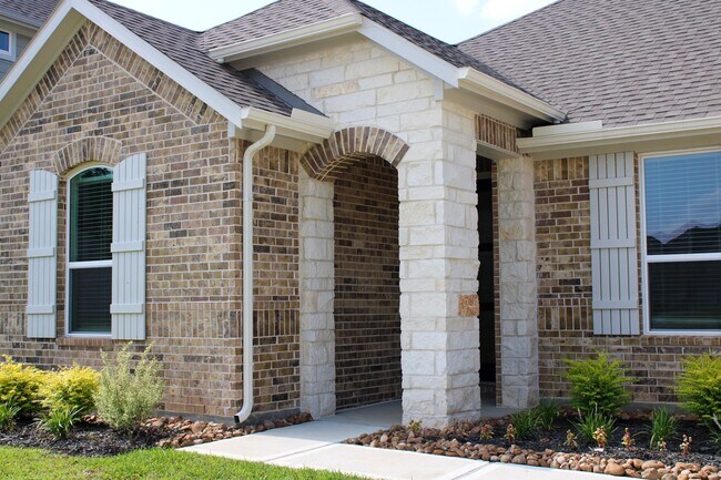 Building Photo - 15212 Tattle Crk Ln