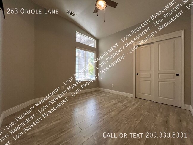 Building Photo - 263 Oriole Ln