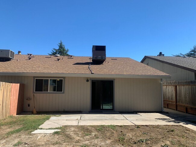 Building Photo - 5417 E Knoll Dr