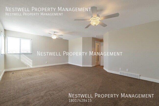 Building Photo - Beautiful 3-bed Townhome in Farmington in