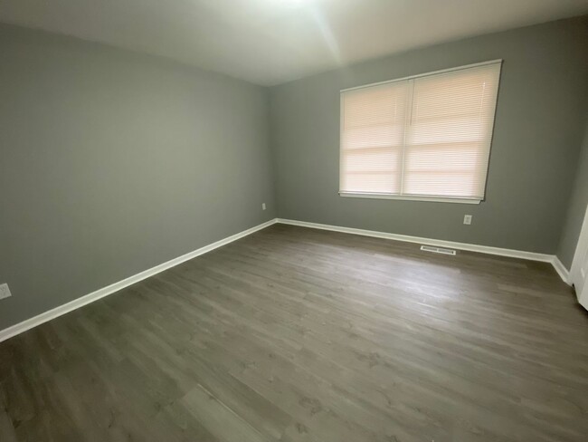 Building Photo - Spacious Newly Remodeled 4 Bedroom 2 Bath ...