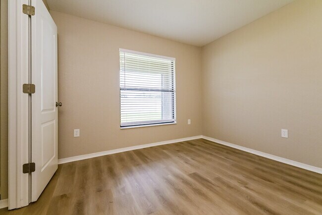 Building Photo - 1771 Williamsburg Dr