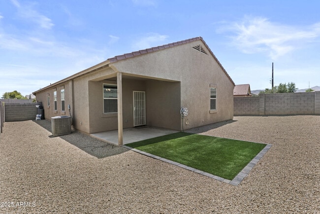 Building Photo - 5904 S 30th Ln