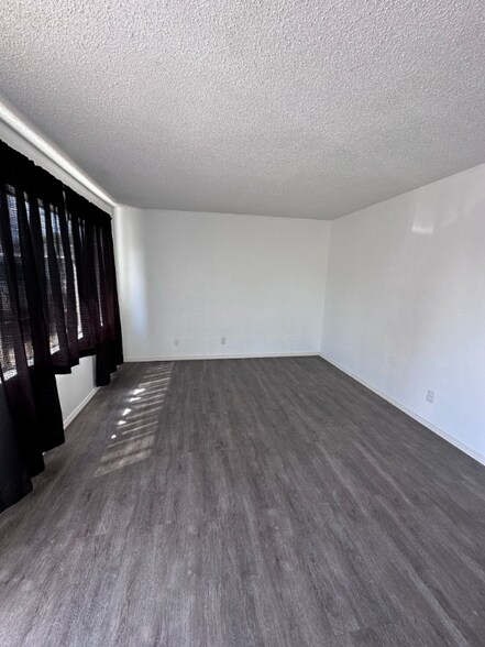Building Photo - 15952 M St