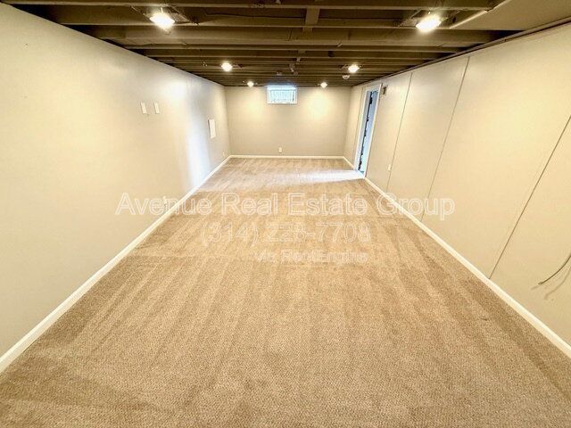 Building Photo - 12 Queensbrook Pl