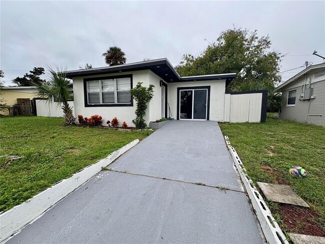 Building Photo - 1122 Lewis Dr