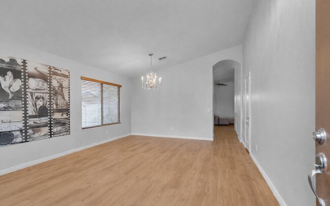 Building Photo - 1767 E Nancy Ave