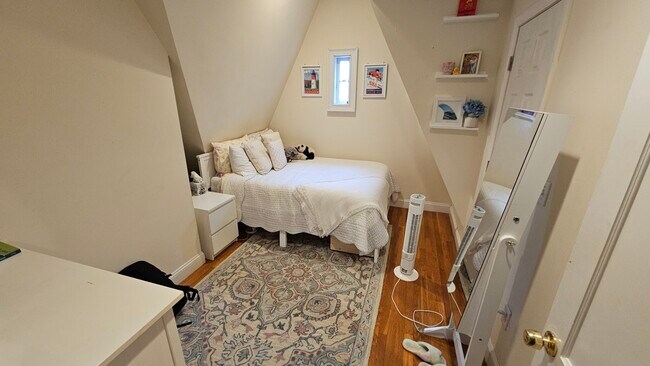 Building Photo - 44 Greycliff Rd