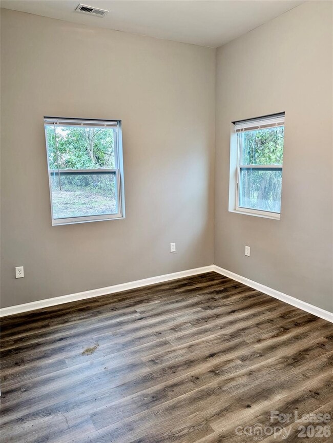 Building Photo - 457 Fewell St