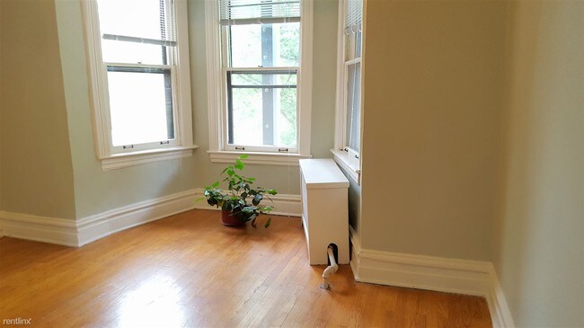 Building Photo - 2 br, 1 bath 4plex - 5106 Westminster Pl A...