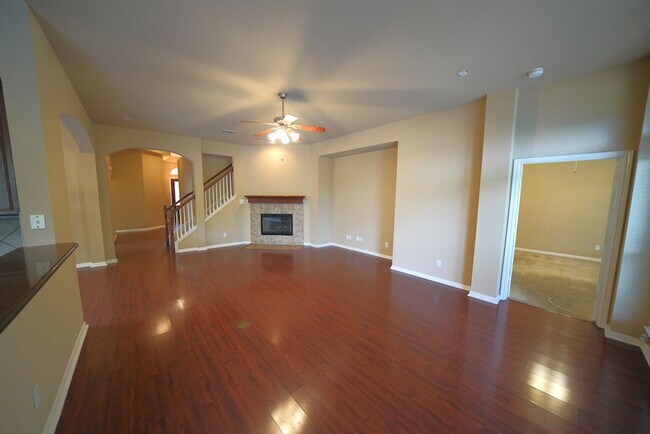 Building Photo - Beautiful Home Now Available in the Covete...