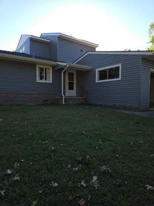 Building Photo - "Spacious 3-Bedroom Gem with 2300 Sq Ft in...