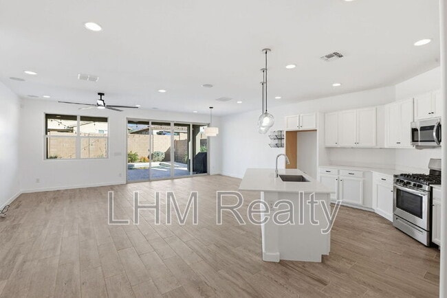 Building Photo - 12364 E Ballentine Rd