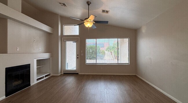 Building Photo - Single Story Summerlin Home with 3 Bedrooms! No Carpets. New Laminate Flooring. Cute backyard.