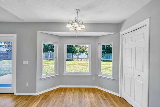 Building Photo - 7216 Antoinette Cir