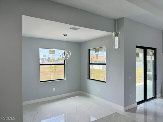 Building Photo - 2027 NW 16th Pl