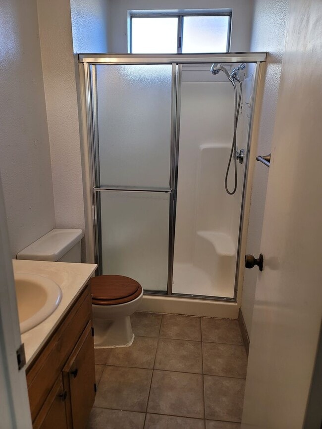 Building Photo - Move in Special see AD