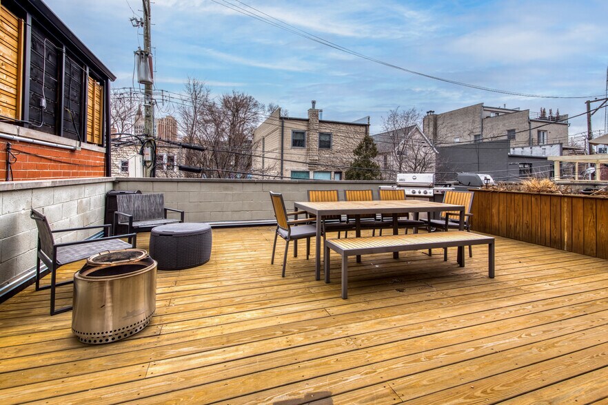 Building Photo - 2029 W Saint Paul Ave