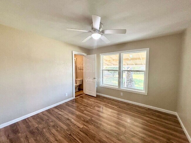 Building Photo - 1531 Marguerite St