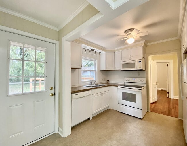 Building Photo - 3905 Pendergrass St