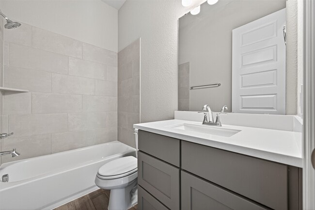 Building Photo - 15330 Legacy Pk Wy