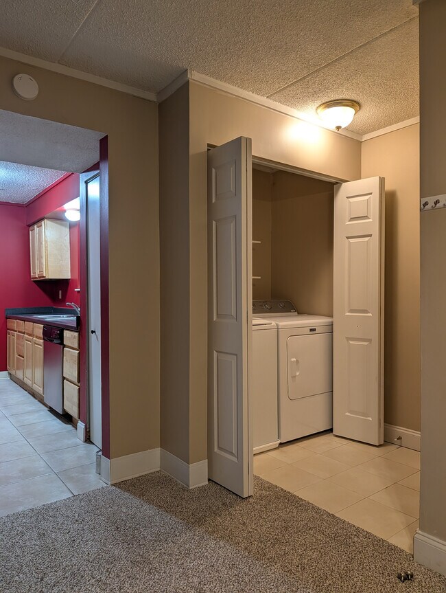 Building Photo - 8530 Brasilia Ct