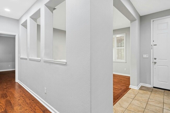 Building Photo - 507 Burk Pl
