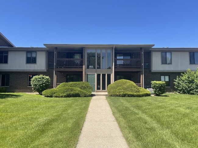 Primary Photo - 803 Garden Cir