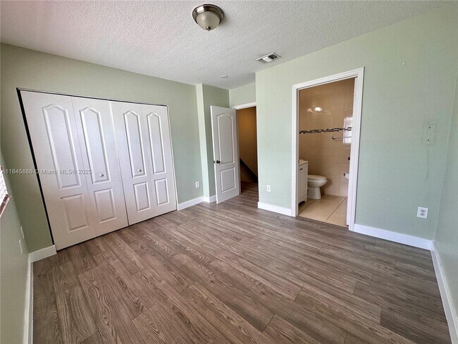 Building Photo - 120 SW 109th Ave
